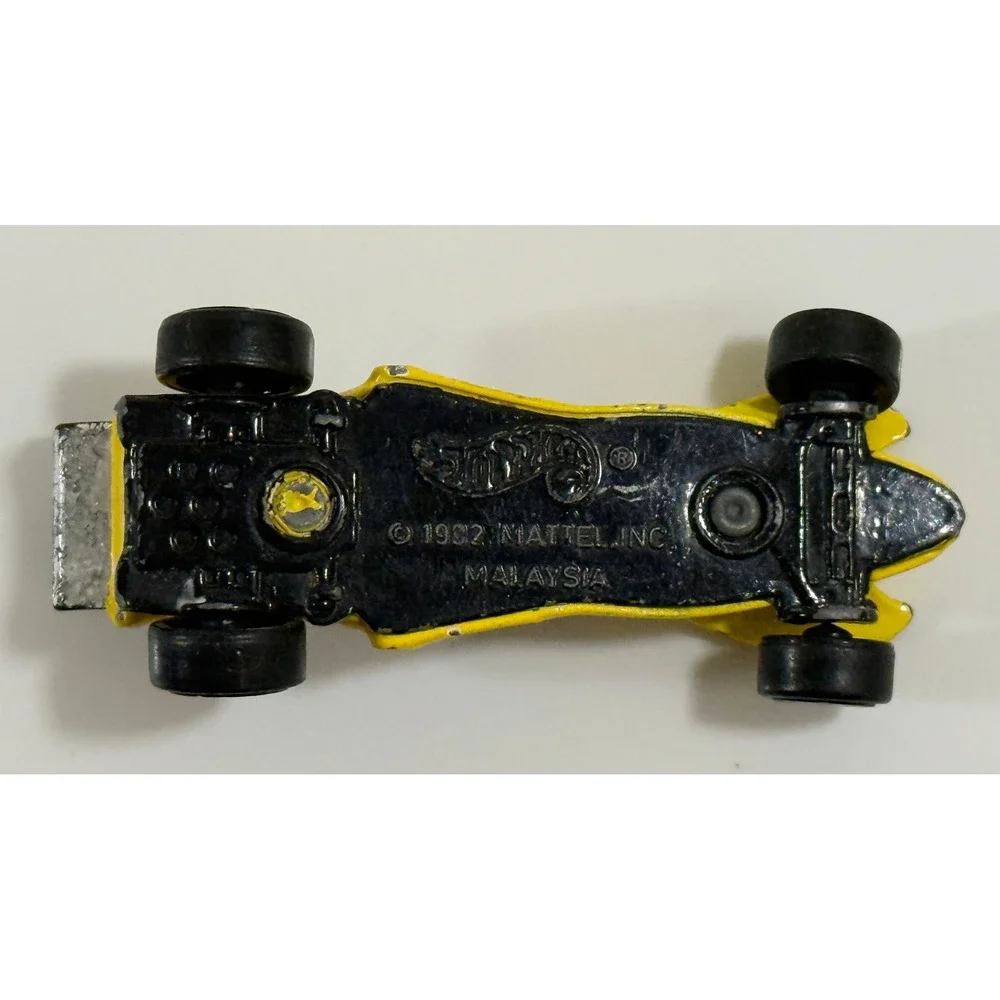 Hot Wheels Diecast Car Kids‎ 1:64 Yellow 1982 Mattel Vintage Racer